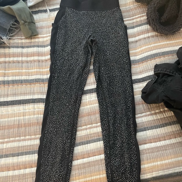 Luluelemon Yoga Pants Size 4 - Picture 1 of 3